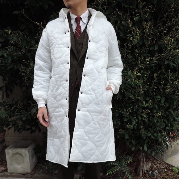 urban outfitters white puffer jacket